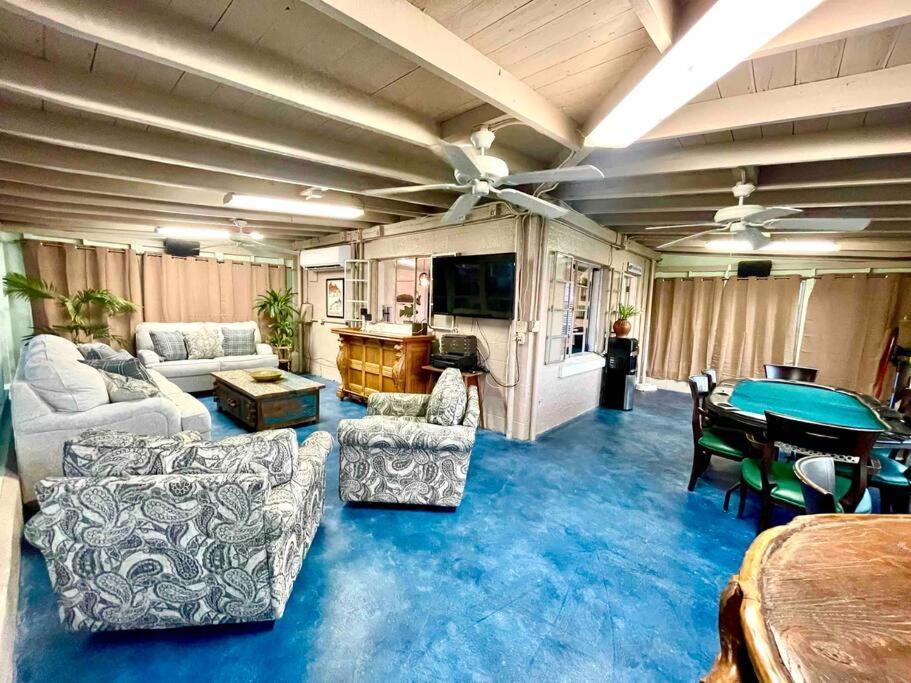 The Spotted Tail Villa Hackberry Exterior photo